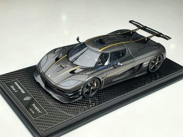 Xe mô hình Koenigsegg One:1 1:18 FrontiArt (Carbon Gold)