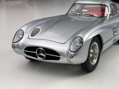 Xe Mô Hình Mercedes-Benz 300 SLR, the Uhlenhaut Gullwing Coupe 1955 1/18 CMC