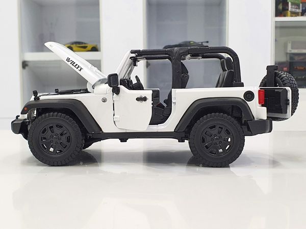 XE MÔ HÌNH JEEP WRANGLER CONVERTIBLE 2014 1:18 MAISTO (TRẮNG)