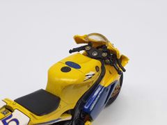 XE MÔ HÌNH YAMAHA M1 NO 46 1:18 NEWRAY (VÀNG)