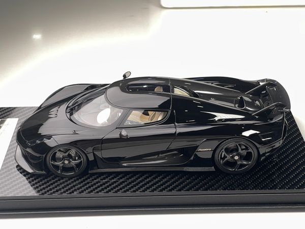 Xe mô hình Koenigsegg Regera 1:18 FrontiArt (Black)