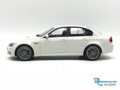 XE MÔ HÌNH BMW M3 E90 1:18 GTSPIRIT (TRẮNG)