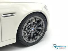 XE MÔ HÌNH BMW M3 E90 1:18 GTSPIRIT (TRẮNG)