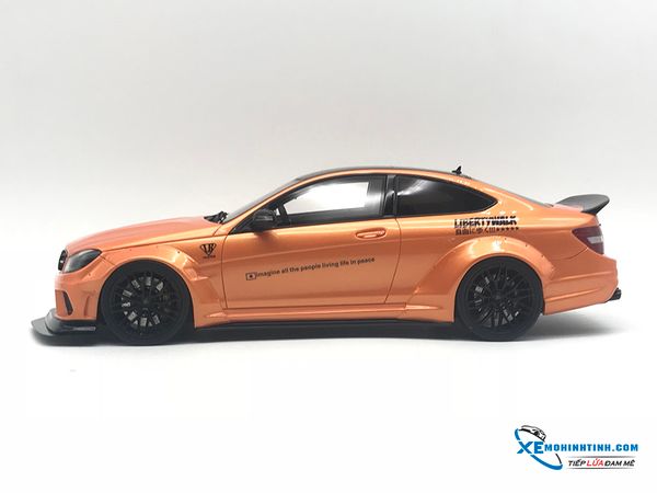 XE MÔ HÌNH NISSAN GT-R35 LB 1:18 GTSPIRIT (TRẮNG)