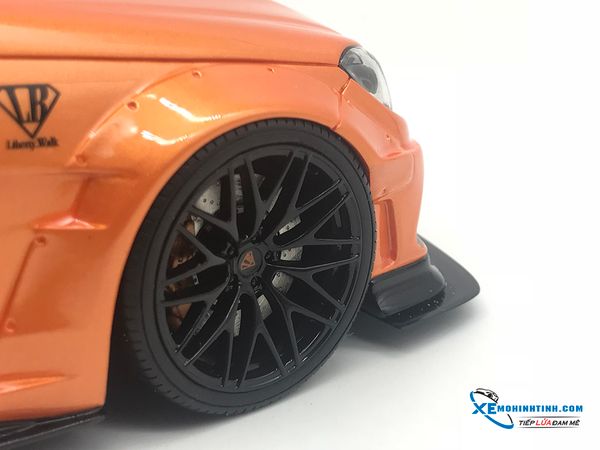 XE MÔ HÌNH NISSAN GT-R35 LB 1:18 GTSPIRIT (TRẮNG)