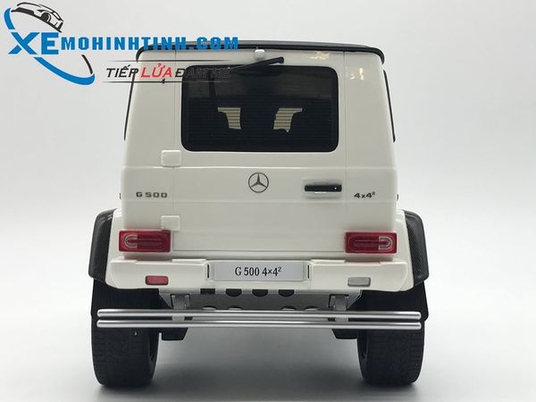 Xe Mô Hình Mercedes-Benz G500 4X4 1:18 Gtspirit (Trắng)