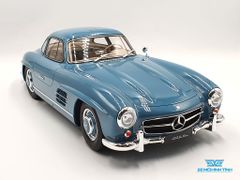 Xe Mô Hình Mercedes-Benz 300 SL Coupe 1:12 GTSpirit ( Xanh )