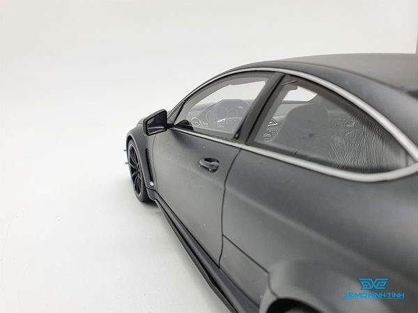 Xe Mô Hình Mercedes AMG C63 1:18 GTSpirit ( Đen )
