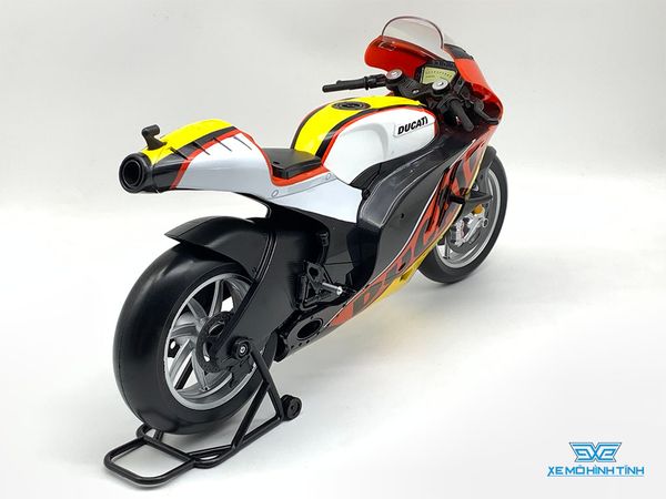 XE MÔ HÌNH DUCATI DESMOSEDICI 1:6 MAISTO (VÀNG)