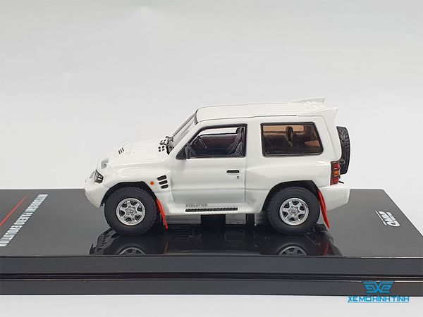 Xe Mô Hình Mitsubishi Pajero Evolution White With Extra Wheels 1:64 Inno Model (Trắng)
