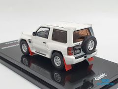 Xe Mô Hình Mitsubishi Pajero Evolution White With Extra Wheels 1:64 Inno Model (Trắng)