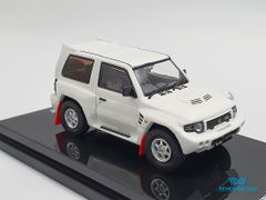 Xe Mô Hình Mitsubishi Pajero Evolution White With Extra Wheels 1:64 Inno Model (Trắng)