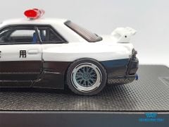 Xe Mô Hình Nissan Skyline GT-R (R32) Pandem / Rocket Bunny Japan Police Livery Drift Car 1:64 Inno Model ( Trắng Đen )