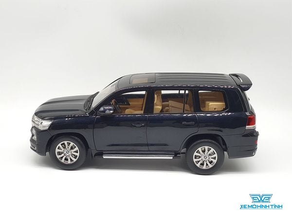 Xe Mô Hình Toyota Land Cruiser 1:18 KengFai ( Đen )