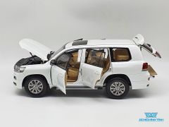 Xe Mô Hình Toyota Land Cruiser 1:18 KengFai ( Trắng )