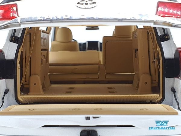 Xe Mô Hình Toyota Land Cruiser 1:18 KengFai ( Trắng )