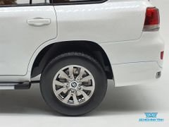 Xe Mô Hình Toyota Land Cruiser 1:18 KengFai ( Trắng )