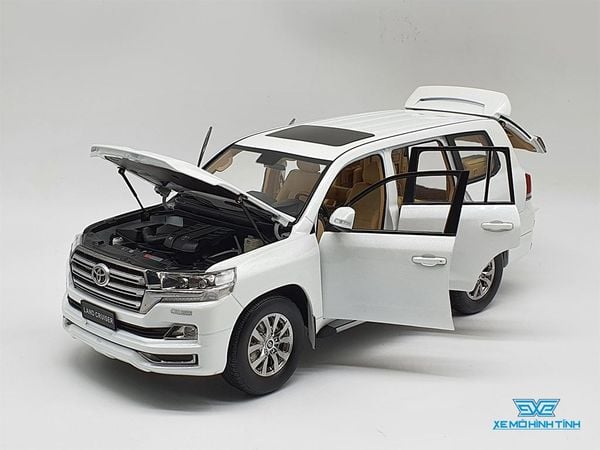 Xe Mô Hình Toyota Land Cruiser 1:18 KengFai ( Trắng )