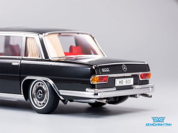 Xe Mô Hình Mercedes-Benz Pullman MB 600 1:18 Kengfai (Đen Nội Thất Đỏ)