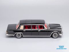 Xe Mô Hình Mercedes-Benz Pullman MB 600 1:18 Kengfai (Đen Nội Thất Đỏ)