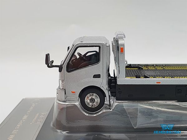 Xe Mô Hình Tải Hino 300 Wrecker Truck 1:64 GCD ( Bạc )