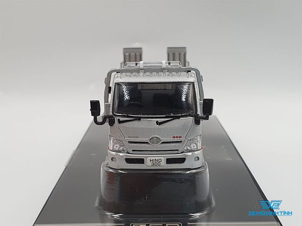 Xe Mô Hình Tải Hino 300 Wrecker Truck 1:64 GCD ( Bạc )