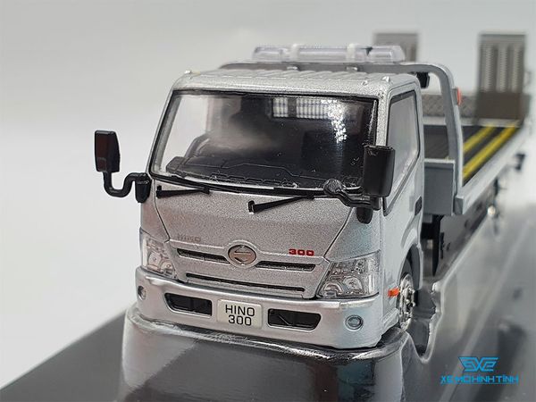 Xe Mô Hình Tải Hino 300 Wrecker Truck 1:64 GCD ( Bạc )