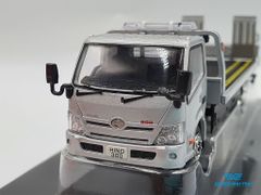 Xe Mô Hình Tải Hino 300 Wrecker Truck 1:64 GCD ( Bạc )