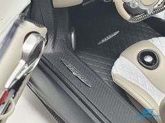 Xe Mô Hình Pagani Huyara 1:18 LCD ( Trắng)