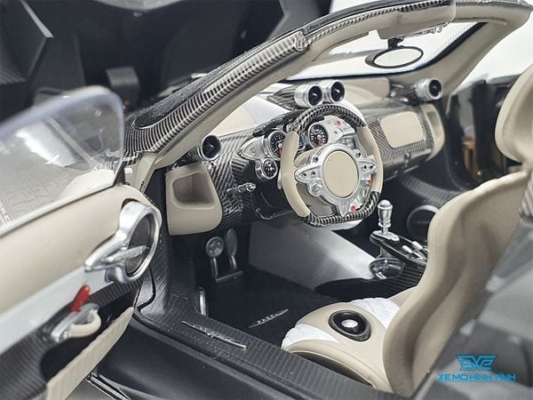 Xe Mô Hình Pagani Huyara 1:18 LCD ( Trắng)