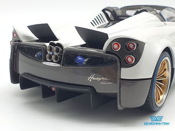 Xe Mô Hình Pagani Huyara 1:18 LCD ( Trắng)