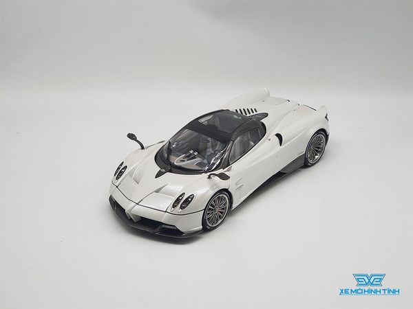 Xe Mô Hình Pagani Huyara 1:18 LCD ( Trắng)