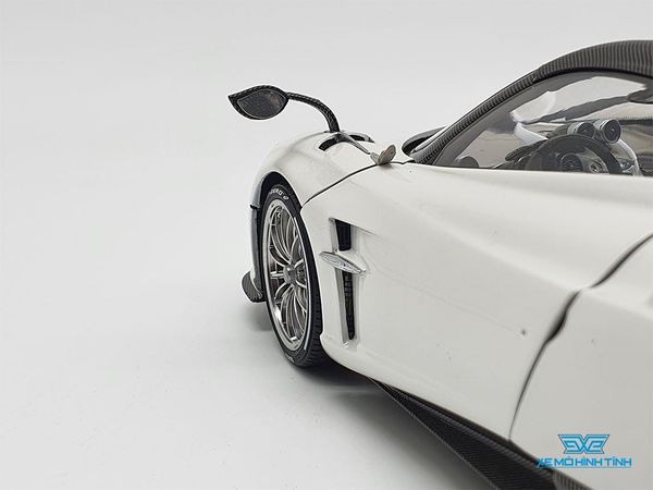 Xe Mô Hình Pagani Huyara 1:18 LCD ( Trắng)