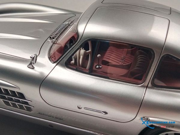 Xe Mô Hình Mercedes-Benz 300SL Limited  #44 1:18 DreamPower ( Bạc )