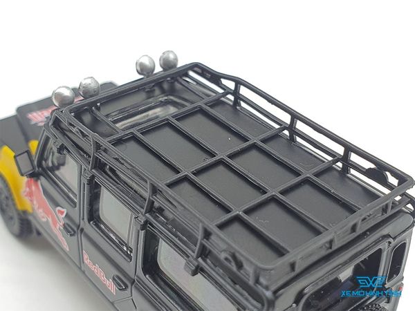 Xe Mô Hình Land Rover Defender 110 Red Bull LUKA LHD 1:64 Mini GT (Đen)