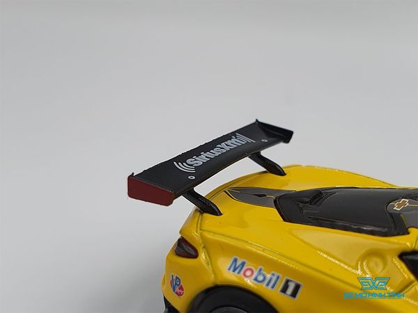 Xe Mô Hình Chevrolet Corvette C8.R #3 Corvette Racing 2020 IMSA 24 Hrs of Daytona LHD 1:64 MiniGT (Vàng)