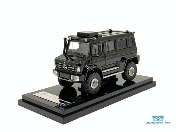 Xe Mô Hình Mercedes-Benz Unimog U5000 Great Lighting Models 1:64 ( Đen )