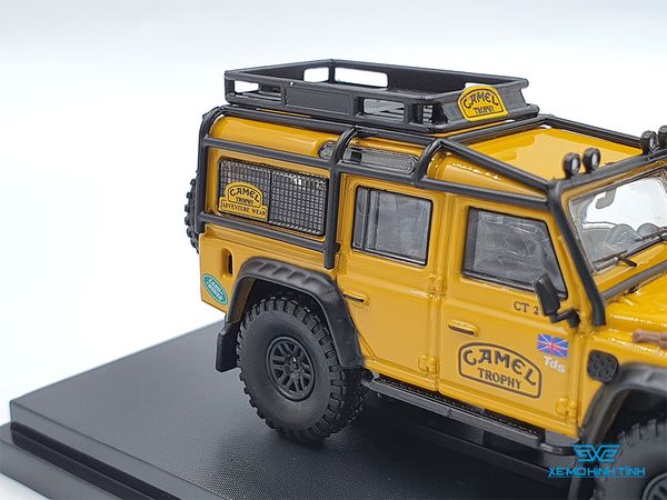 Xe Mô Hình Land Rover Defender 110 1:64 Master (Vàng Phụ kiện)