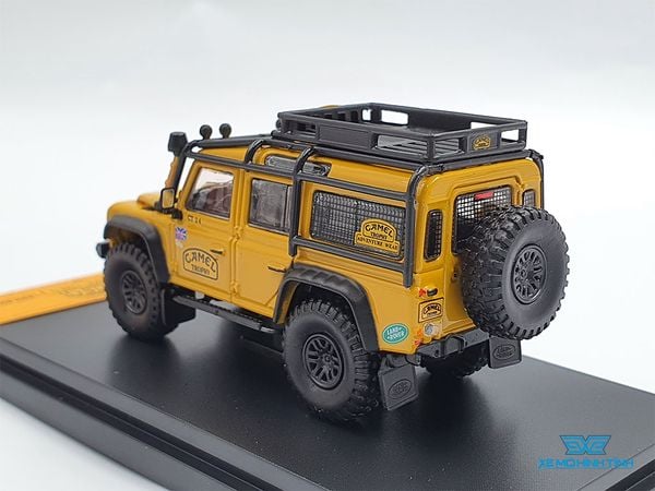 Xe Mô Hình Land Rover Defender 110 1:64 Master (Vàng Phụ kiện)