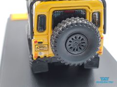 Xe Mô Hình Land Rover Defender 110 1:64 Master (Vàng Phụ kiện)