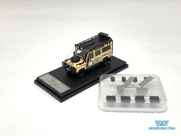 Xe Mô Hình Land Rover Defender 110 1:64 Master ( Kem )