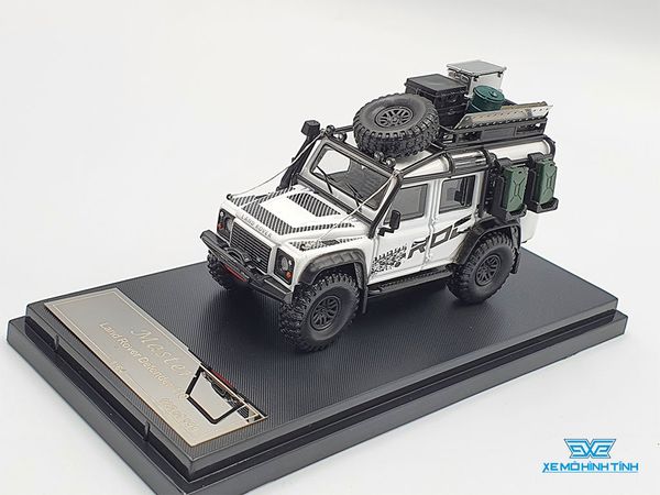 Xe Mô Hình Land Rover Defender 110 1:64 Master ( Trắng )