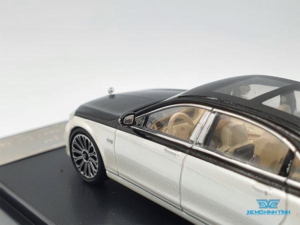 Xe Mô Hình Mercedes-Maybach S-Class 1:64 Master (Trắng Mui Đen)