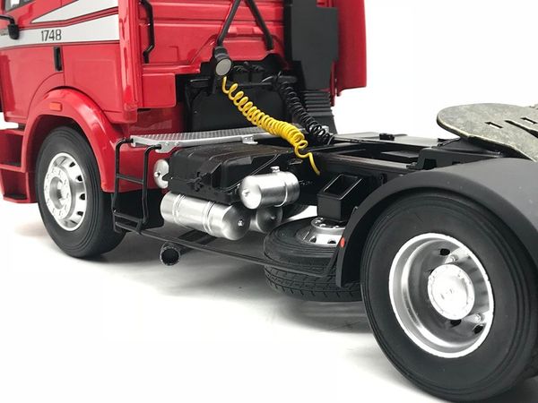 Xe Mô Hình MERCEDES BENZ SK1748 TRUCK 1:18 Otto ( ĐỎ )