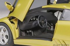 Xe Mô Hình Lamborghini Diablo SE 30th Anniversary Edition (Giallo Spyder) 1:18 Autoart ( Vàng )