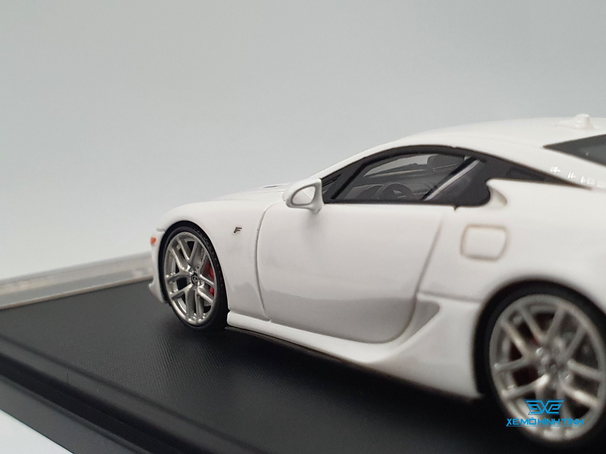 Xe Mô Hình Lexus LFA Limited 199 1:64 Stance Hunters (Trắng