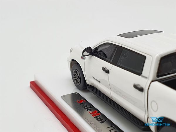 Xe Mô Hình Toyota Tundra 1:64 Scale Mini ( Trắng )