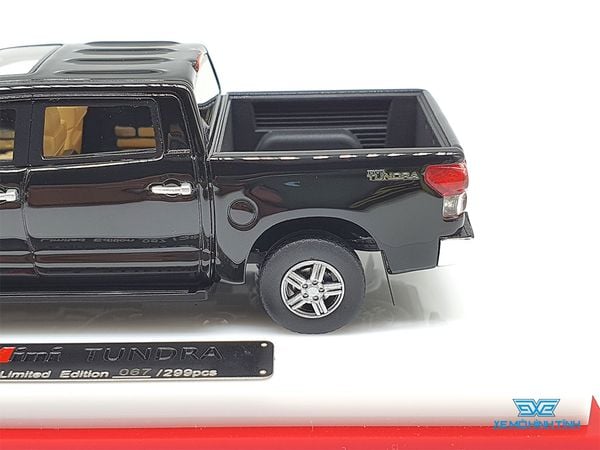 Xe Mô Hình Toyota Tundra 1:64 Scale Mini ( Đen )