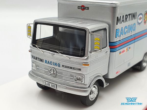 Xe Mô Hình Mercedes-Benz LP 608 tem Martini / Porsche Racing 1:64 Scale Mini ( Bạc )