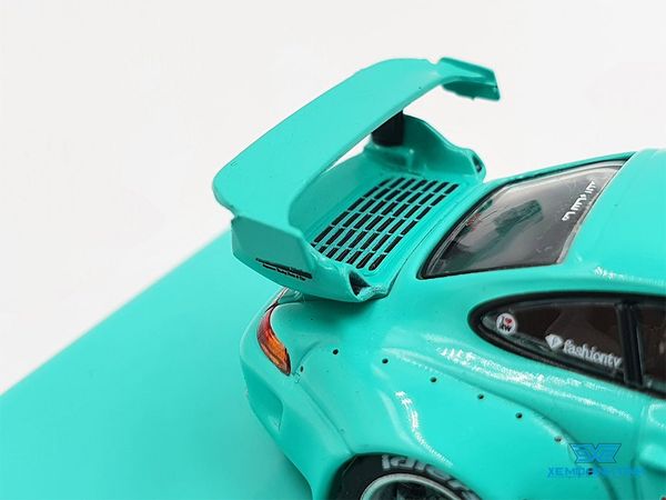 Xe Mô Hình Porsche 993 RWB Lomianki 1:64 Tarmac Works ( Xanh Lá )